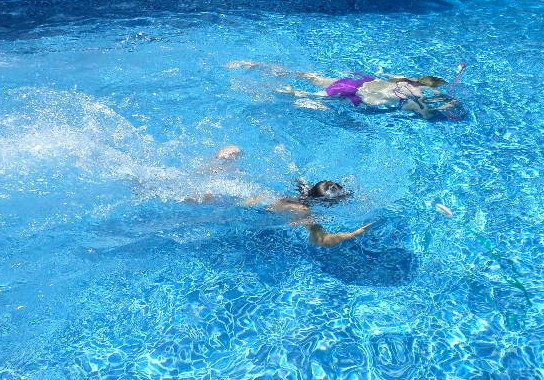 swimming pool party games