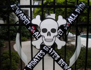 pirate decorations pool gate