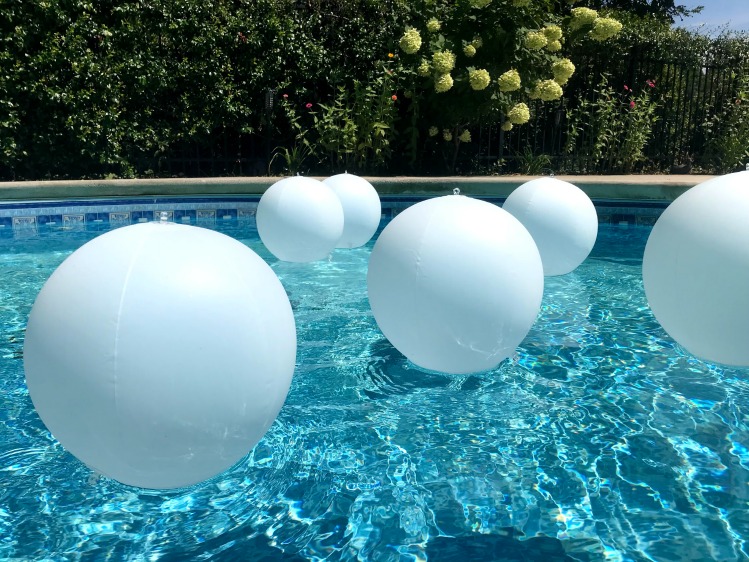 Summer Party by the Pool-How to Use the Floating Pool Lights