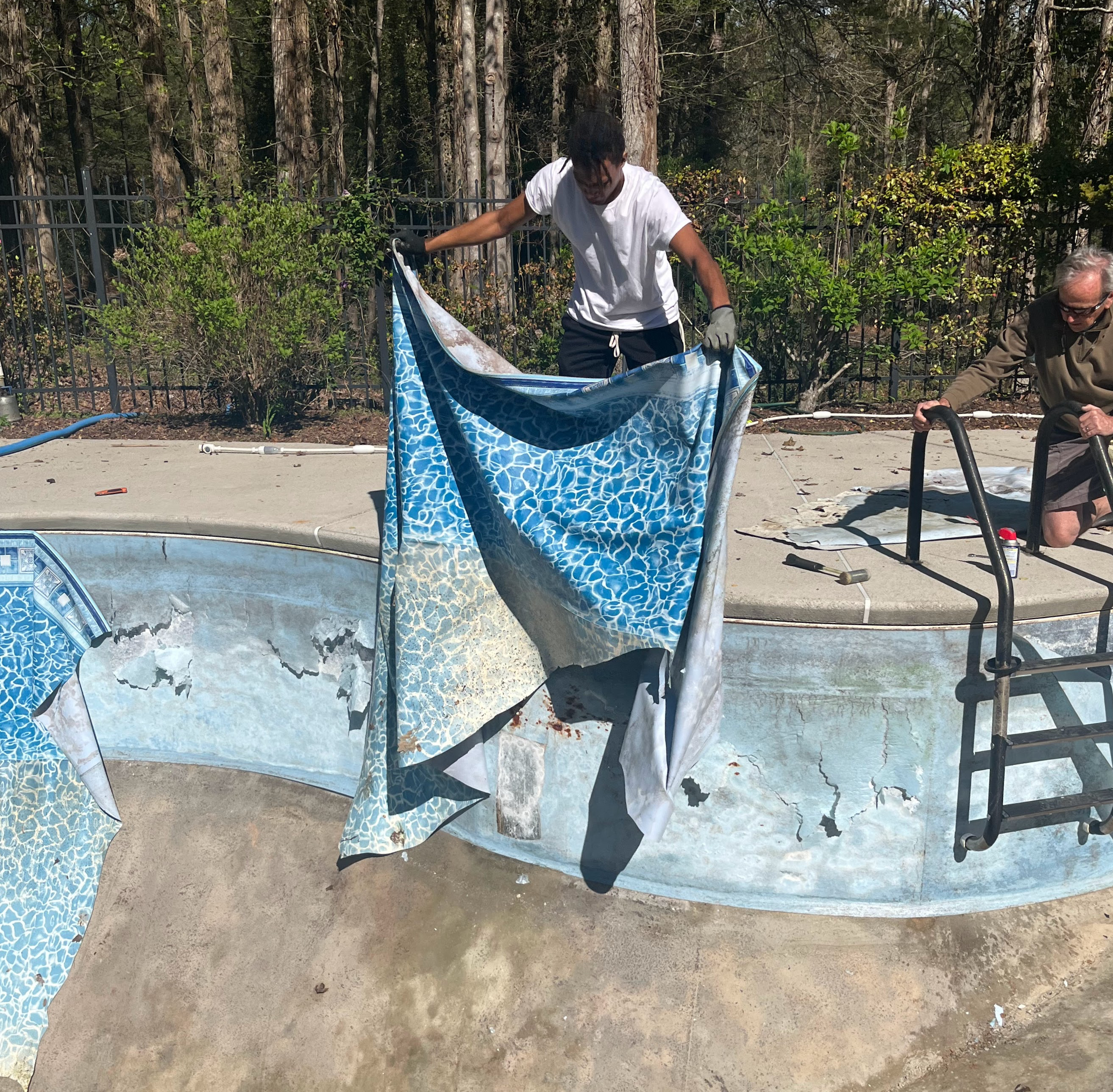 replacing a pool liner