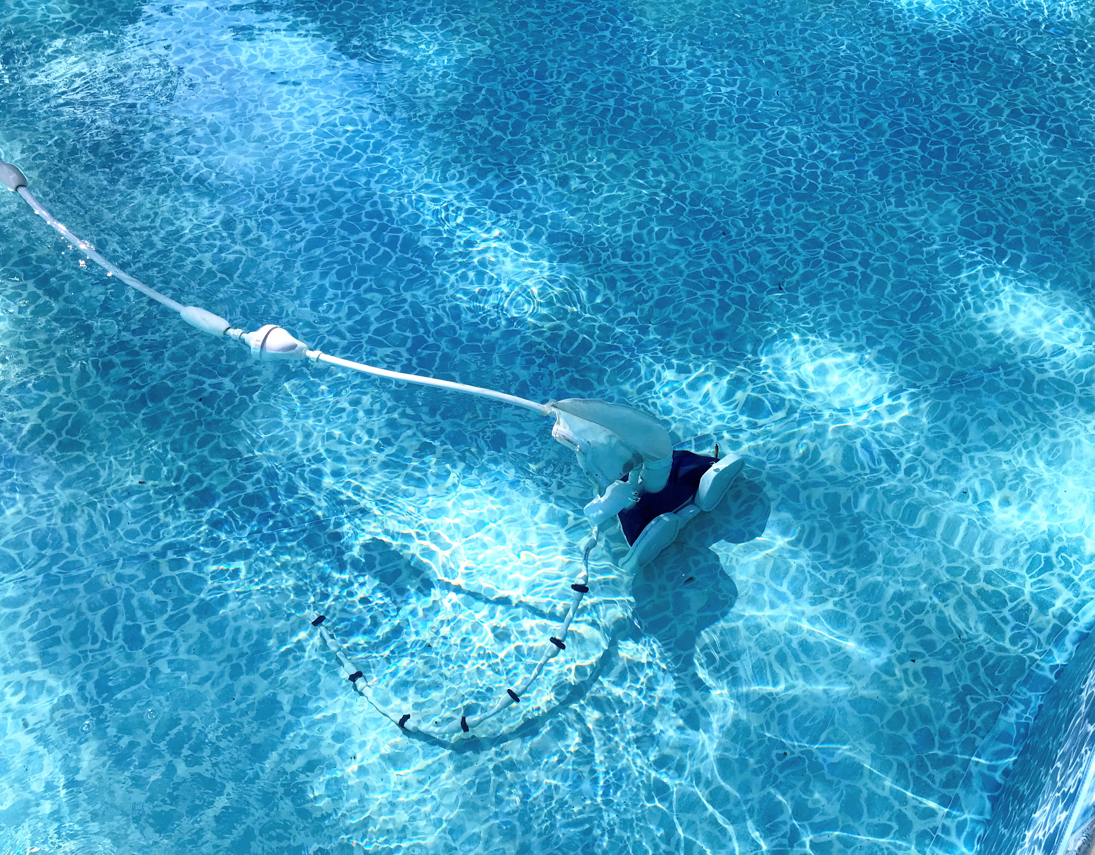 swimming pool cleaning equipment