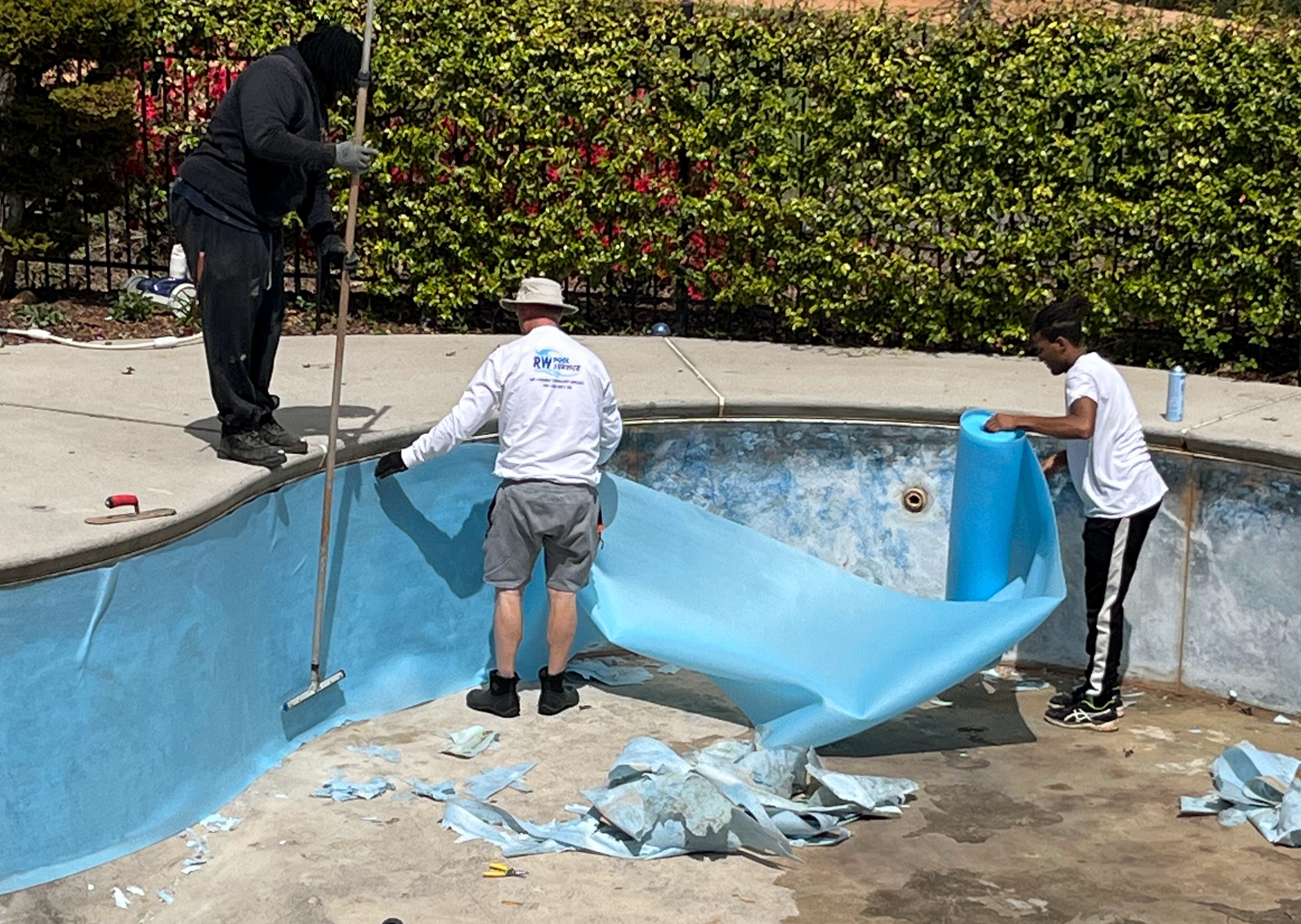 replacing a pool liner