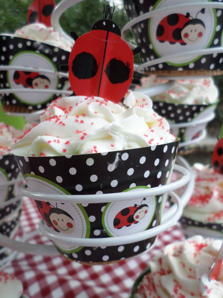 ladybug cupcakes