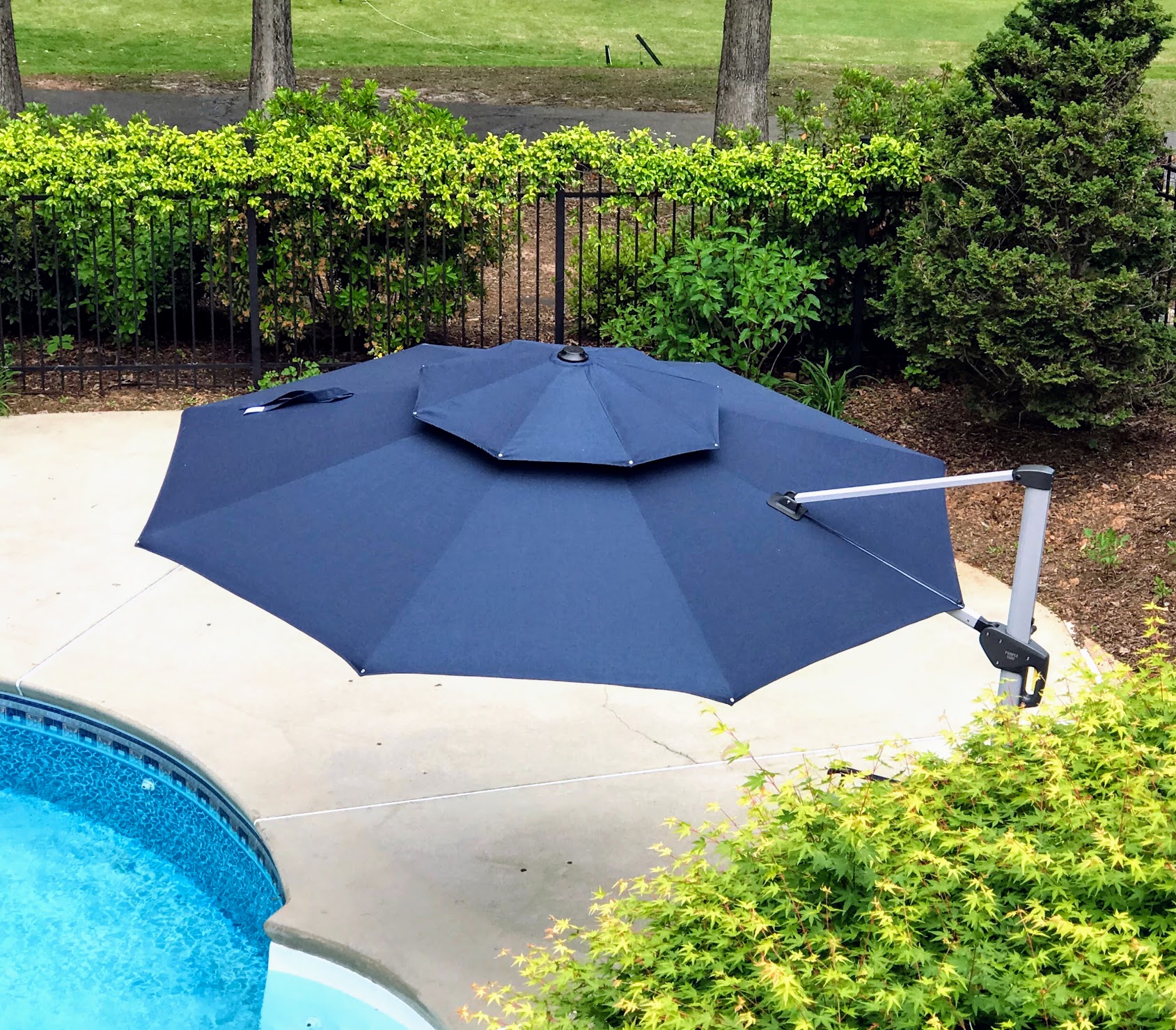 cantilever patio umbrella