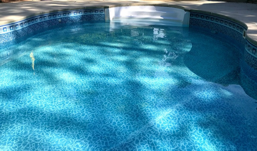 replacing pool liner cost