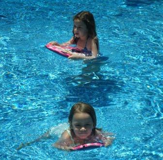 Minnie Mouse pool party games for kids