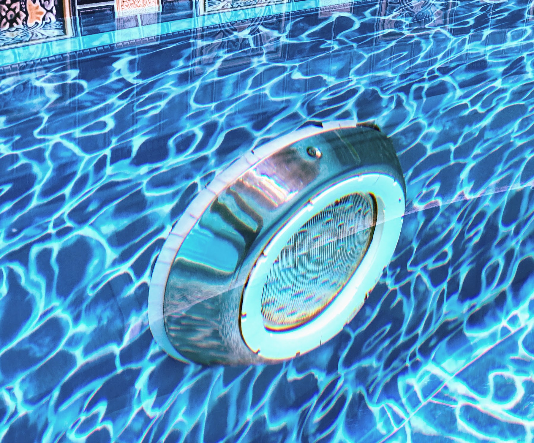 Swimming Pool Lights - Underwater, Inground, Solar and Floating Lights