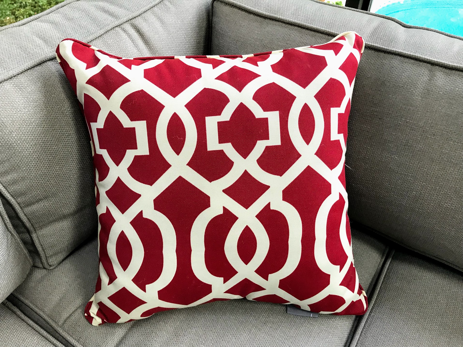 decorative outdoor pillows