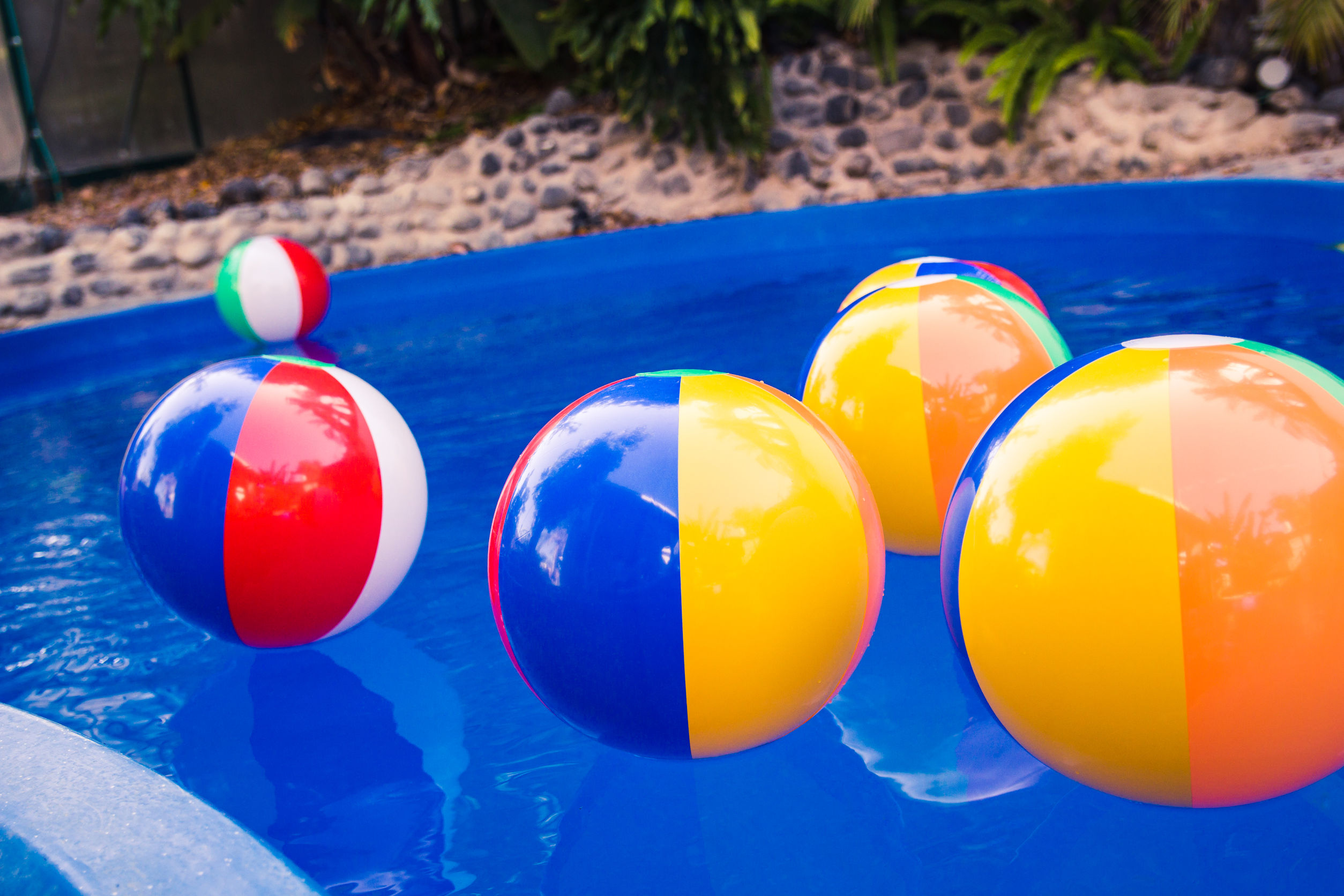 pool party decorations