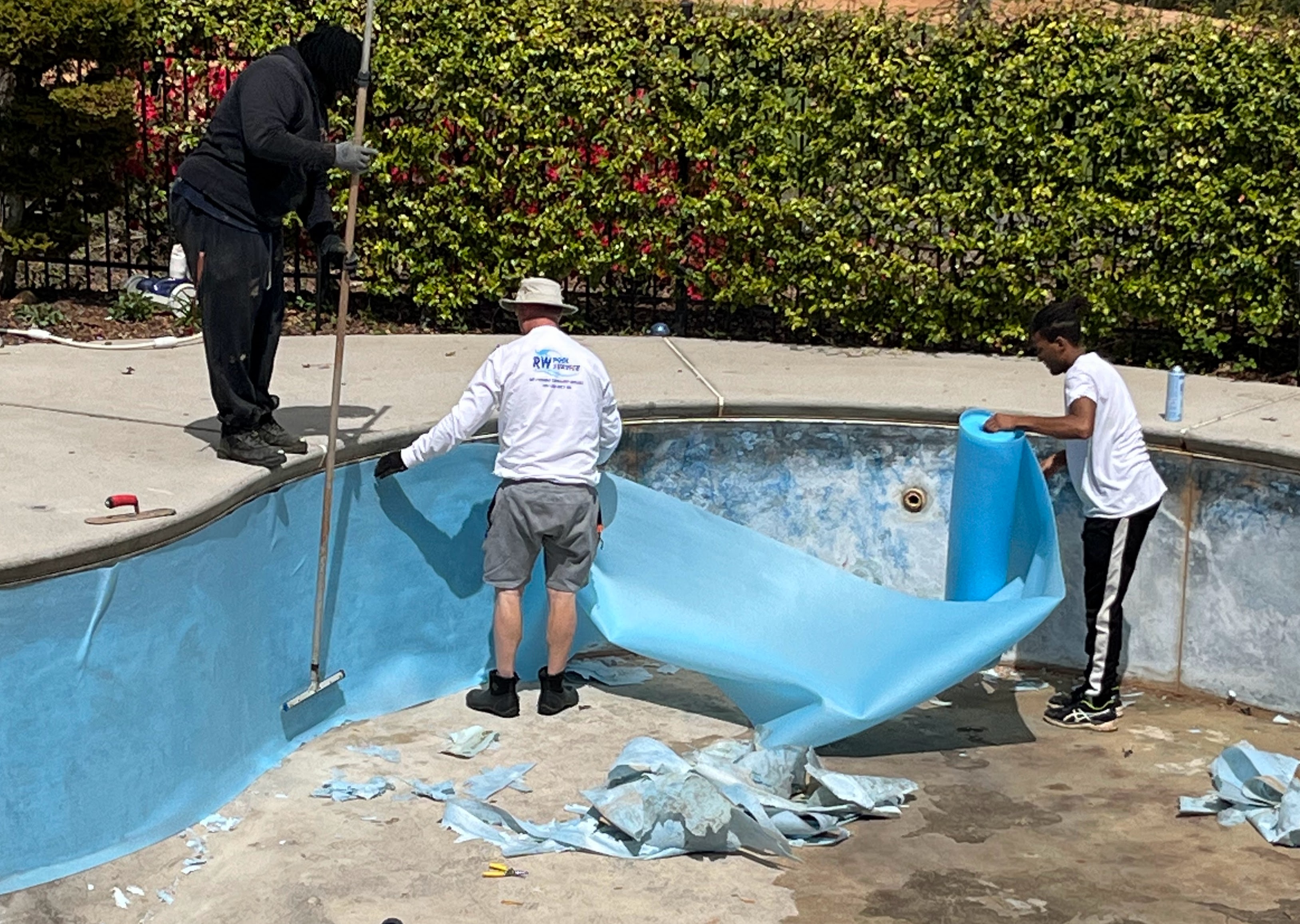 replacing a pool liner