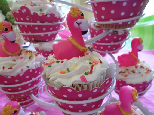 beach party cupcakes