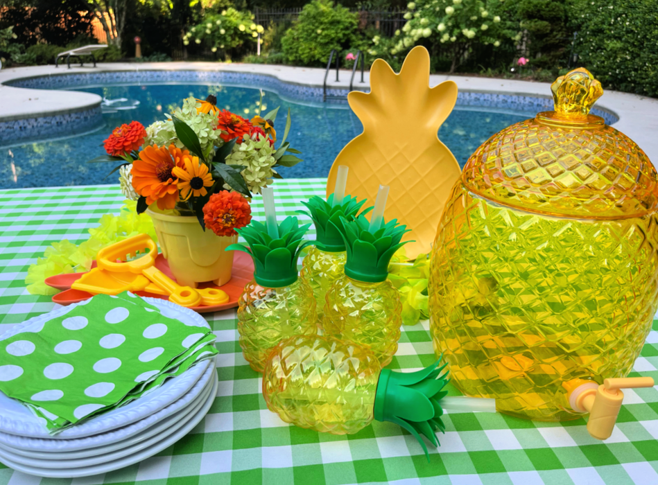 Hawaiian pool party themed table
