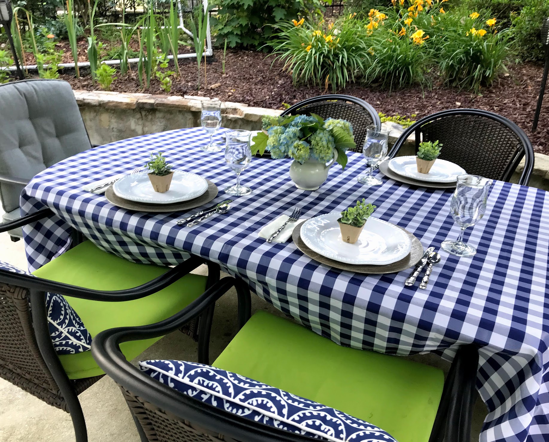 best outdoor tablecloth