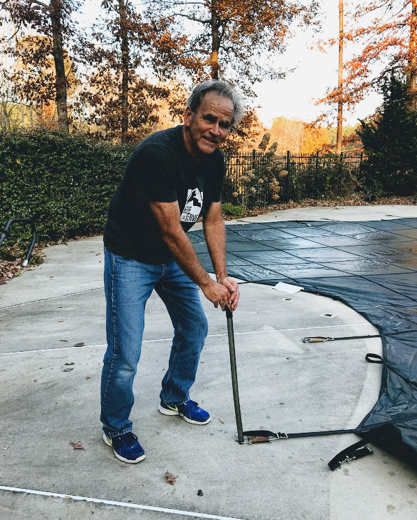 removing your winter swimming pool cover